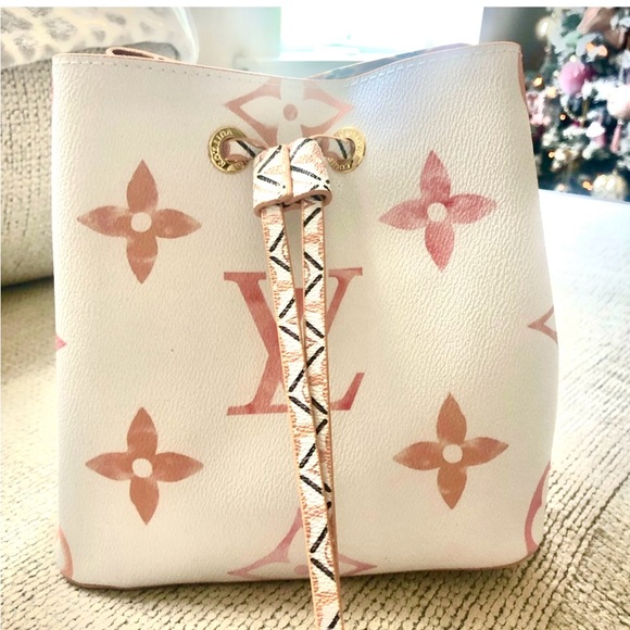 Handbags - Bucket Bag